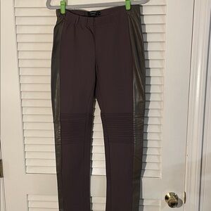 Vertigo Well Made Dark Brown Leggings Vegan Leather Side Pleated Knees Pull Up